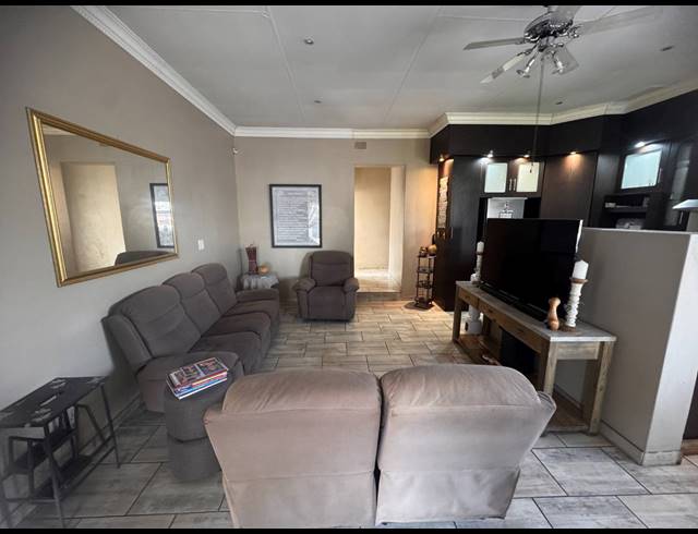 4 BEDROOM HOUSE FOR SALE IN VERWOERDPARK